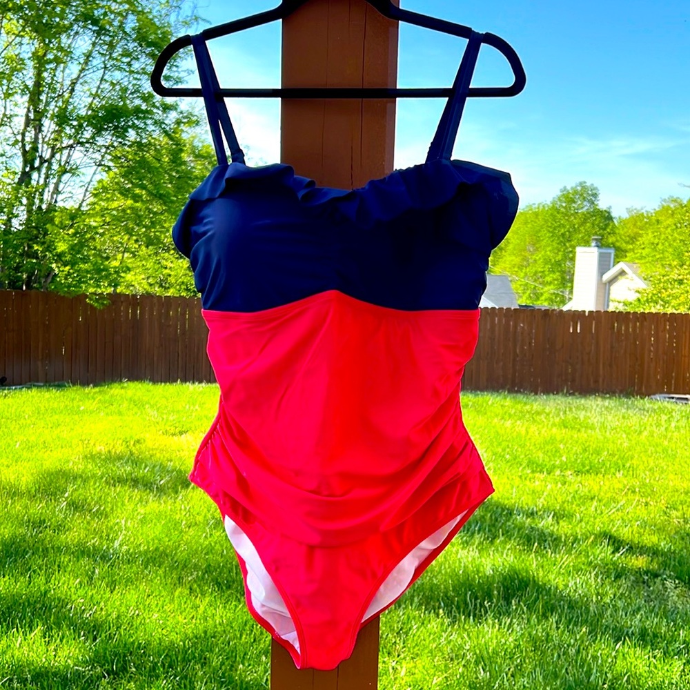 In excellent condition bathing suit. Size 14